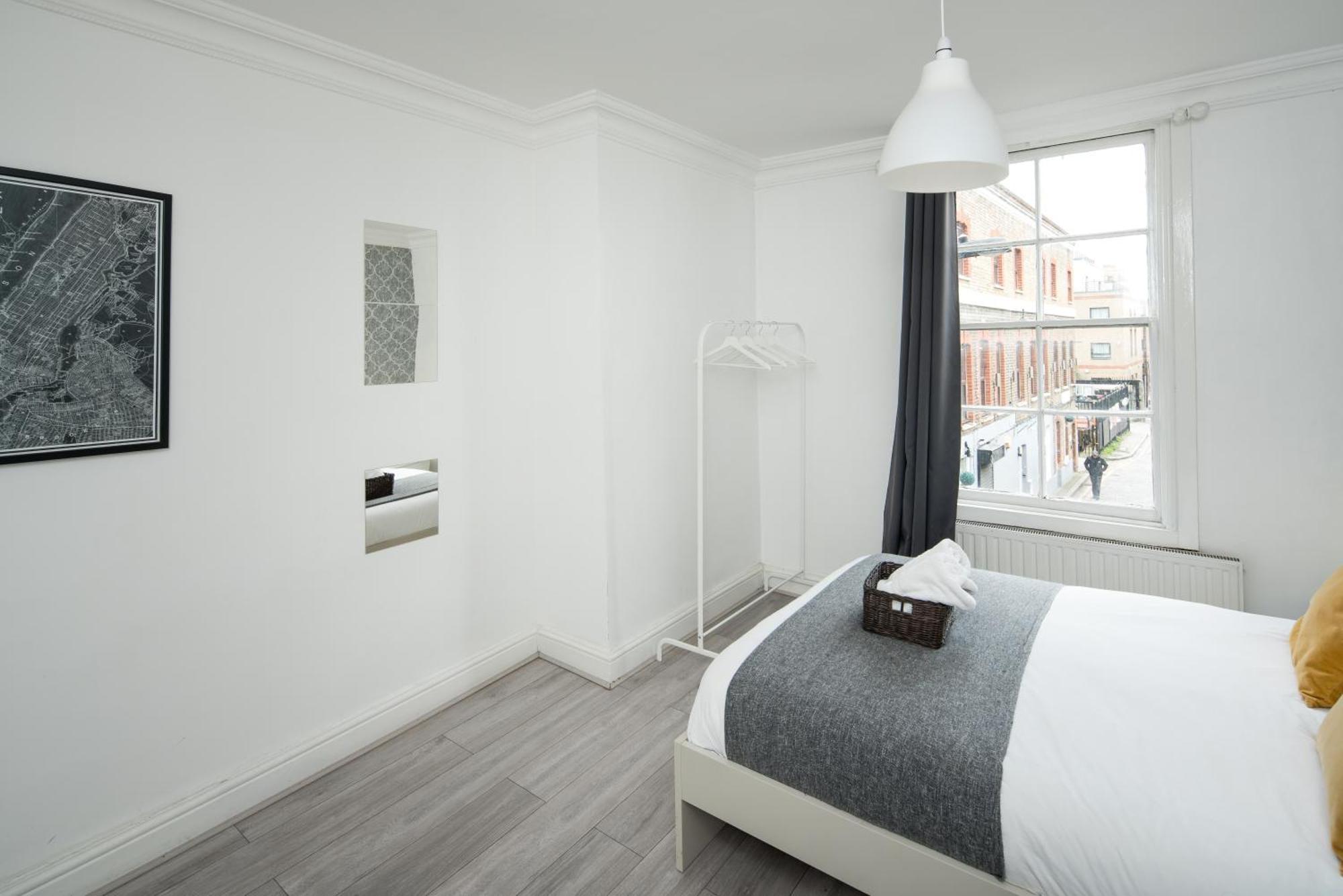 Private Double Room Shared Bathroom Near City Centre ロンドン エクステリア 写真